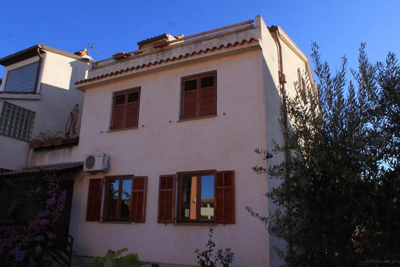 Apartments With A Parking Space Fazana - 7153 Croatia