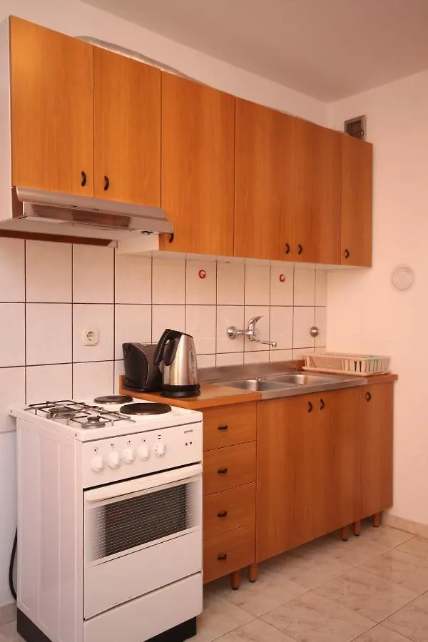 Apartments With A Parking Space Fazana - 7153