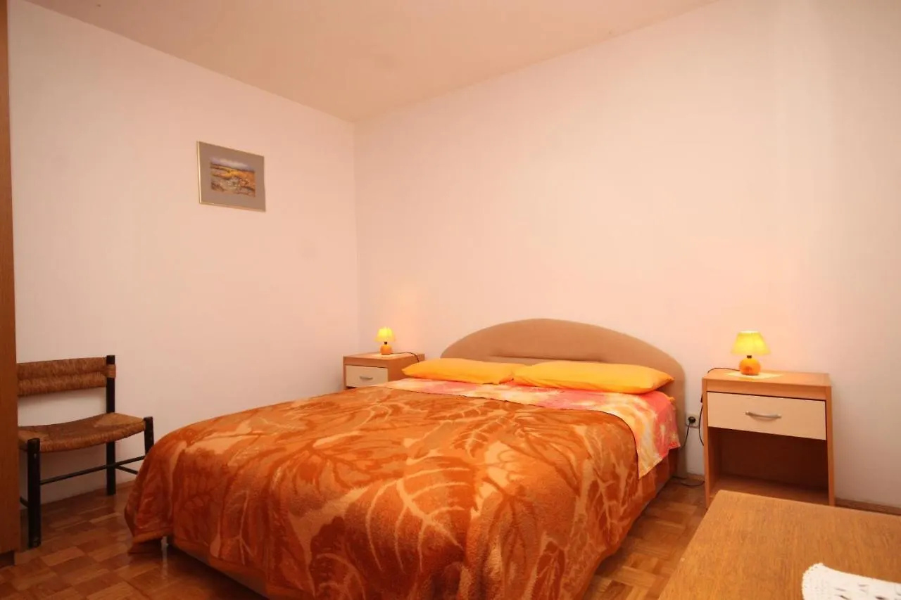 Apartments With A Parking Space Fazana - 7153